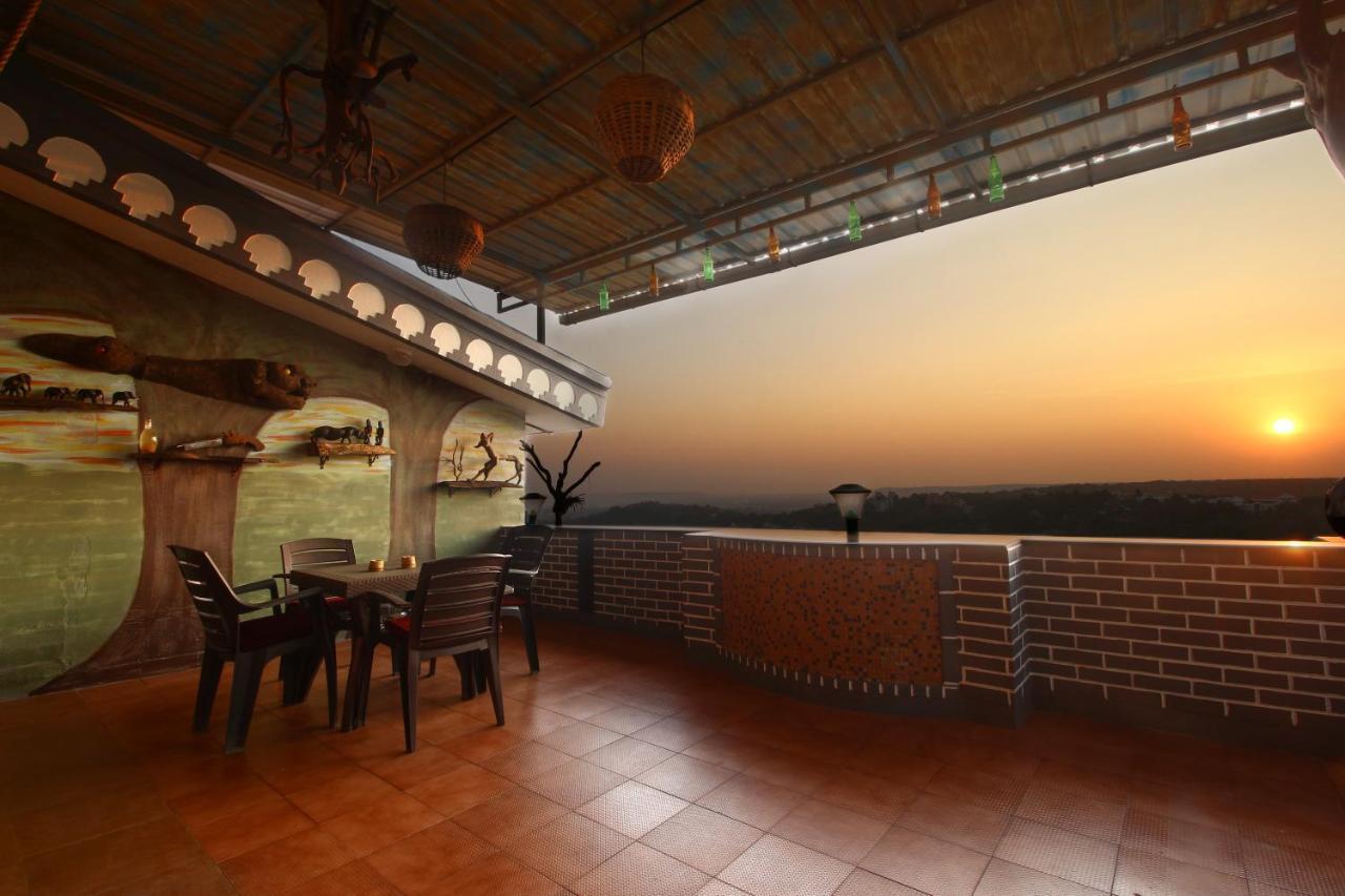 Hill Top Luxury Villa - 3 Bhk || Infinity Pool Mapusa Extérieur photo